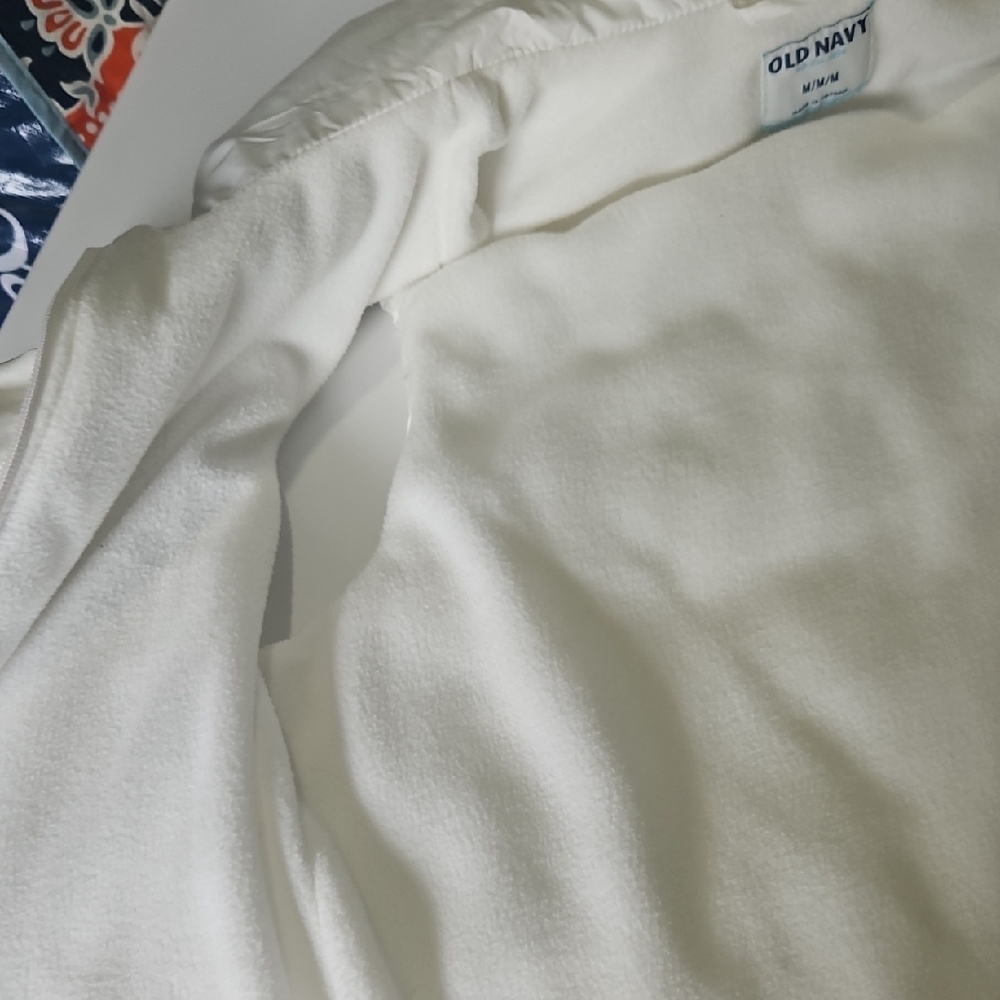 Old Navy Women's White Quilted Vest - Picture 9 of 14